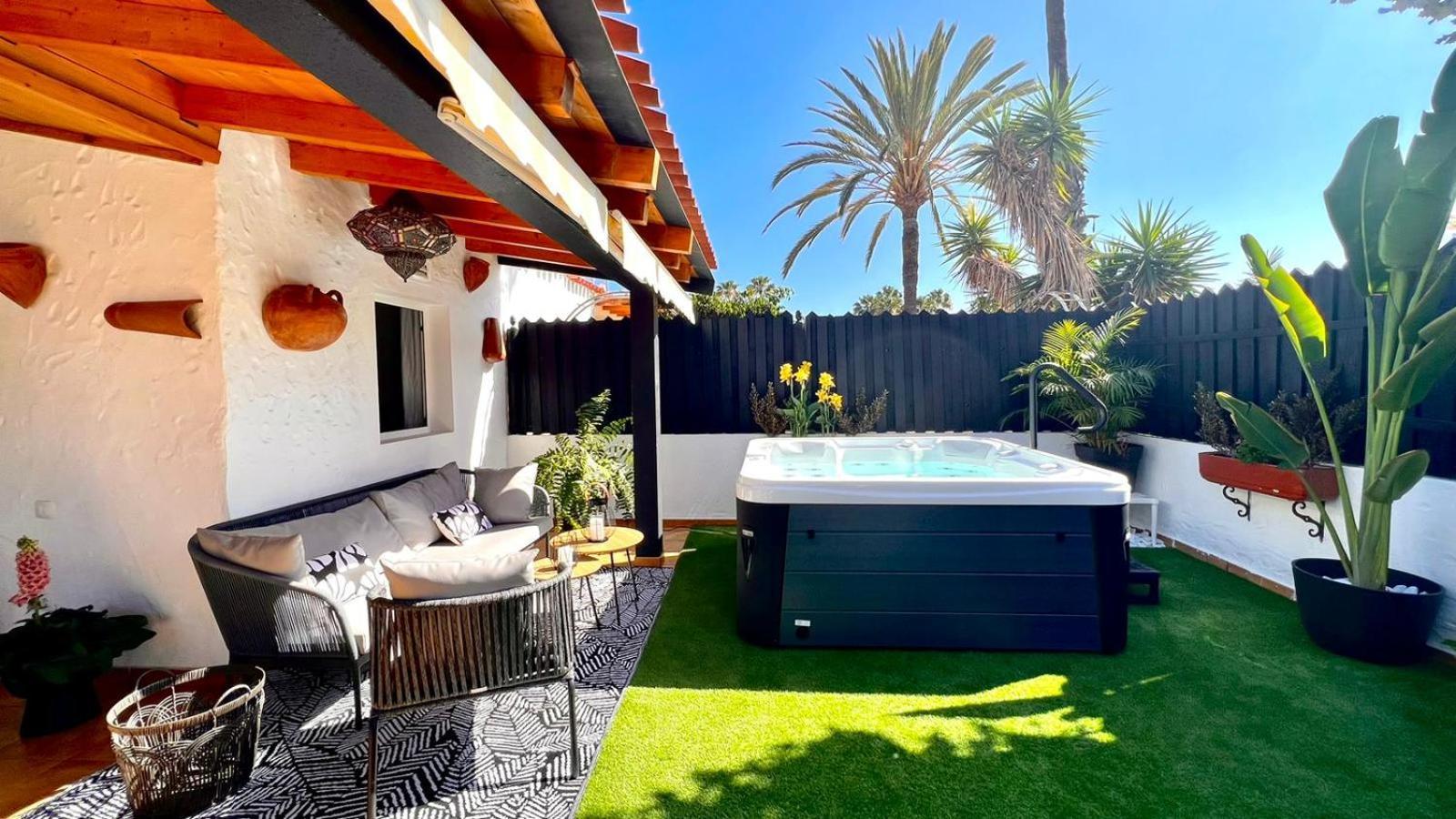 Oasis Beach Holiday Home With Jacuzzi Playa del Inglés Kültér fotó