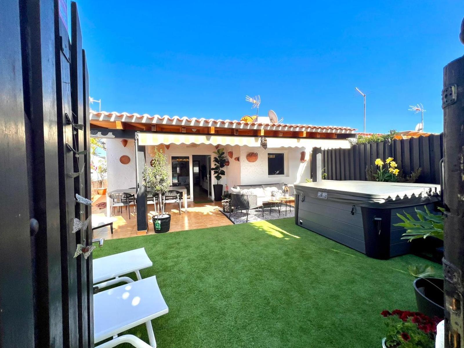 Oasis Beach Holiday Home With Jacuzzi Playa del Inglés Kültér fotó