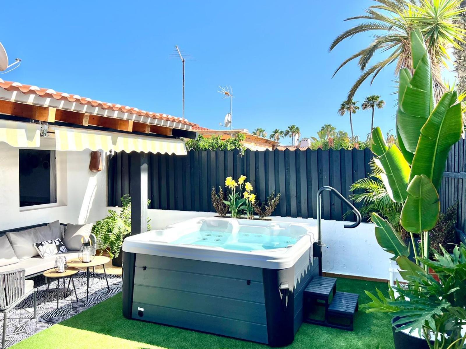Oasis Beach Holiday Home With Jacuzzi Playa del Inglés Kültér fotó